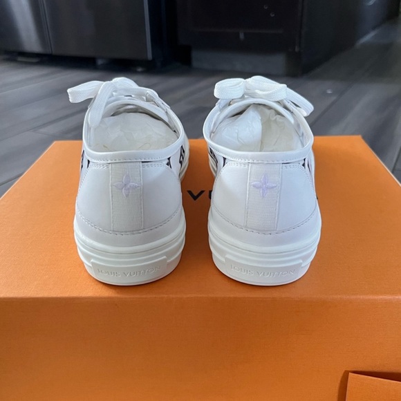 Louis Vuitton Sneakers - Picture 4 of 4